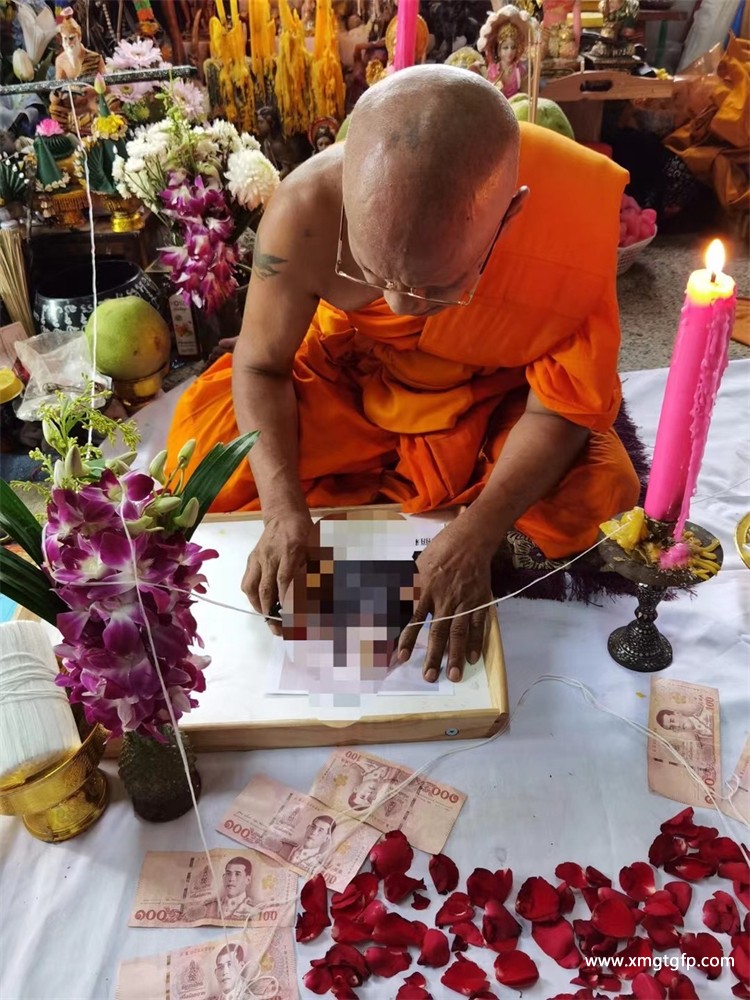 <a href=https://www.tgqjwang.com/ target=_blank class=infotextkey>情降</a>法事骗局：如何识别假“法师”的常见套路？